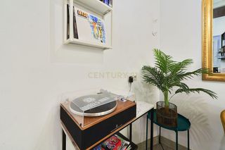 Piso en venta en La Goleta - San Felipe Neri en Málaga