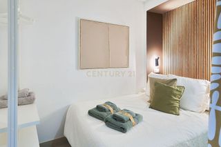 Piso en venta en La Goleta - San Felipe Neri en Málaga