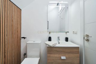 Piso en venta en La Goleta - San Felipe Neri en Málaga