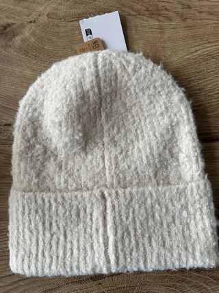 Gorro de lana beige