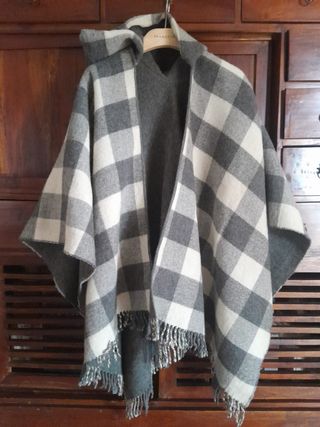 Mantella lana double face con cappuccio