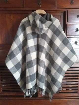 Mantella lana double face con cappuccio