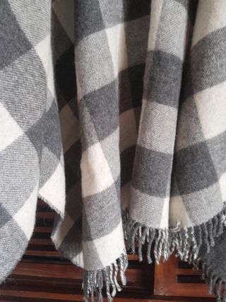 Mantella lana double face con cappuccio