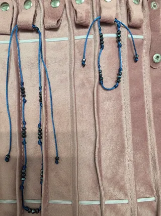 Conjunto collar y pulsera azul.