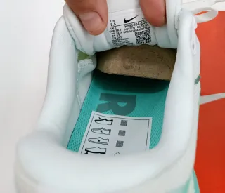 Zapatillas Nike Running Blancas vomero 18, 38.5 M.