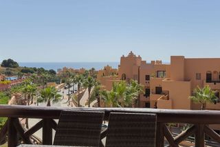 Piso en venta en Puerto de la Duquesa en Manilva