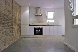 Piso en venta en El Raval en Barcelona