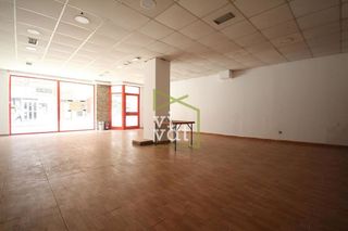 Local comercial en alquiler en Milán - Pumarín - Teatinos en Oviedo
