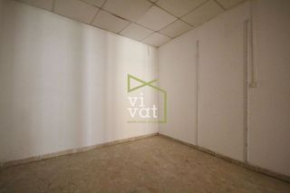Local comercial en alquiler en Milán - Pumarín - Teatinos en Oviedo