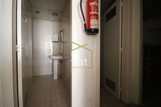 Local comercial en alquiler en Milán - Pumarín - Teatinos en Oviedo