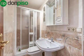 Piso en venta en Pajaritos - Plaza de Toros en Granada