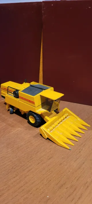 Réplica de metal Cosechadora New Holland TX34