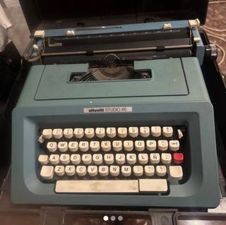 Máquina de escribir Olivetti Studio 46