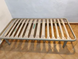 Somier 90 x 190 cm de madera y metal + colchón