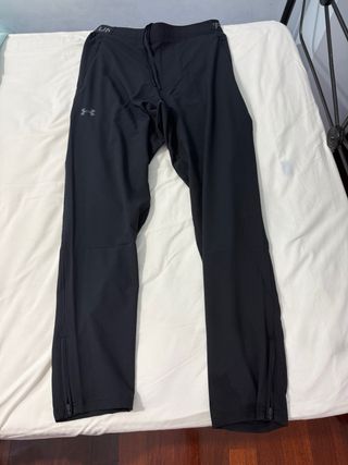 Pantalón chándal Under Armour negro