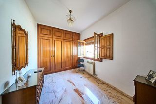 Chalet en venta en Zubia (La)