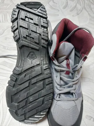 Botas de montaña talla 39 sin estrenar