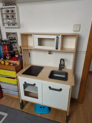 Cocinita de madera Ikea