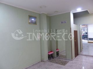 Local comercial en alquiler en Inmobiliaria - Barreda en Torrelavega