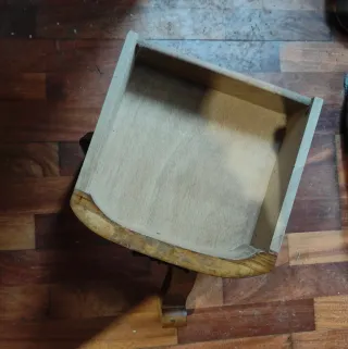 Antigua mesita de pared de roble