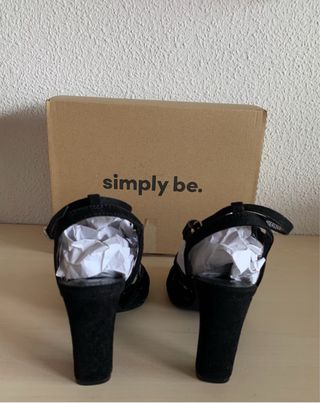 Sandalias negras talla 37 de Simply Be nuevas