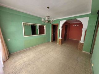 Piso en venta en Parque Victoria Eugenia en Málaga