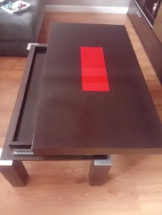 Mesa de comedor y sillas madera y tela