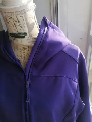 Cortavientos morado Kelrebec Talla XXL con gorro