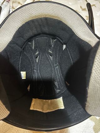 Casco de moto plateado