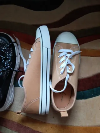 2 pares zapatillas deportivas y casuales