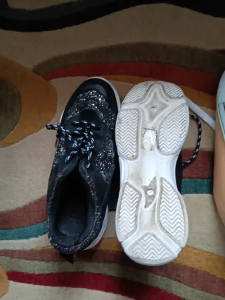 2 pares zapatillas deportivas y casuales