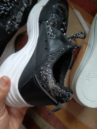 2 pares zapatillas deportivas y casuales