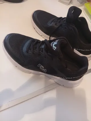 Zapatillas Fila Negras Talla 39