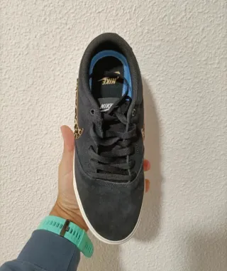 T40 Nike Charge Suede SE