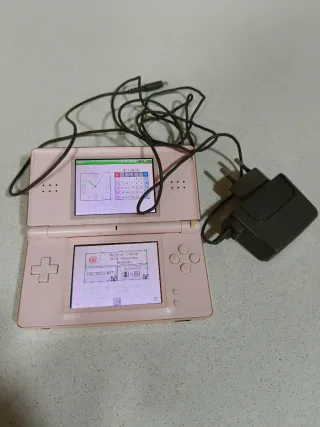 Nintendo DS Rosa + Juego CASI NUEVA