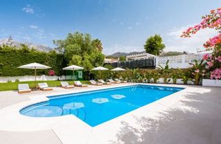 Chalet en alquiler en Las Cancelas - Valdeolletas en Marbella
