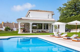 Chalet en alquiler en Las Cancelas - Valdeolletas en Marbella