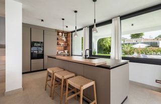 Chalet en alquiler en Las Cancelas - Valdeolletas en Marbella