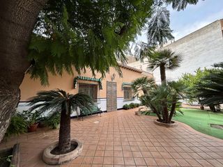 Chalet en venta en Novelda