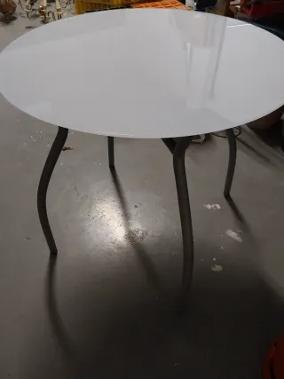 Mesa redonda terraza cristal y metal