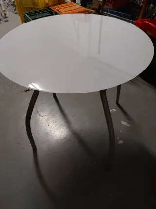 Mesa redonda terraza cristal y metal