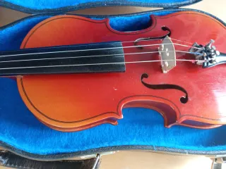 Violín 1/2 con funda y arco