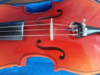 Violín 1/2 con funda y arco