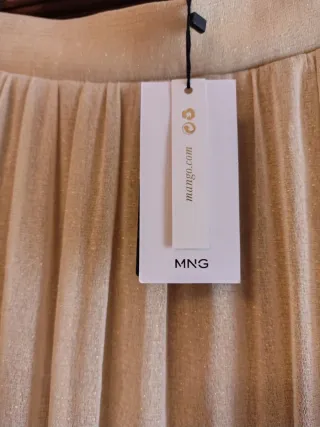 Falda dorada midi con brillos