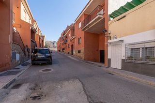 Casa adosada en venta en Alhendín