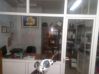 Mampara oficina aluminio con puerta