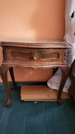 Cama antigua de madera con mesillas 1,35 x 1,90 m