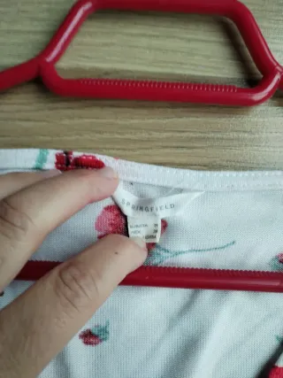 Camiseta Springfield Flores Rojas Talla M