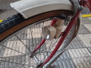Bicicleta BH Gacela...... Clásica Roja con Cesta