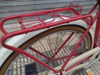 Bicicleta BH Gacela...... Clásica Roja con Cesta